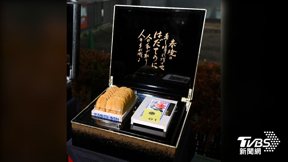 北海道函館的「紫海膽」以700萬日圓成交,改寫歷史新高。(圖/達志影像美聯社)