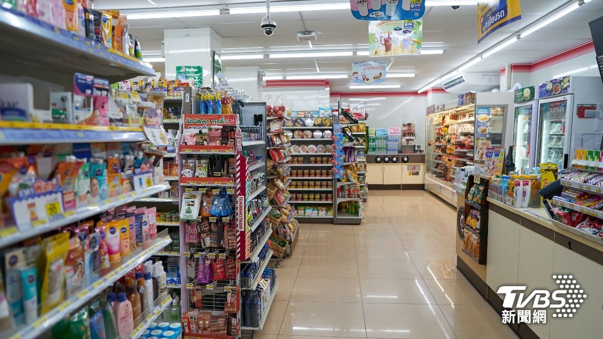 積欠賭債...板橋超商店員上班狂偷收銀機 老闆點鈔少近5萬