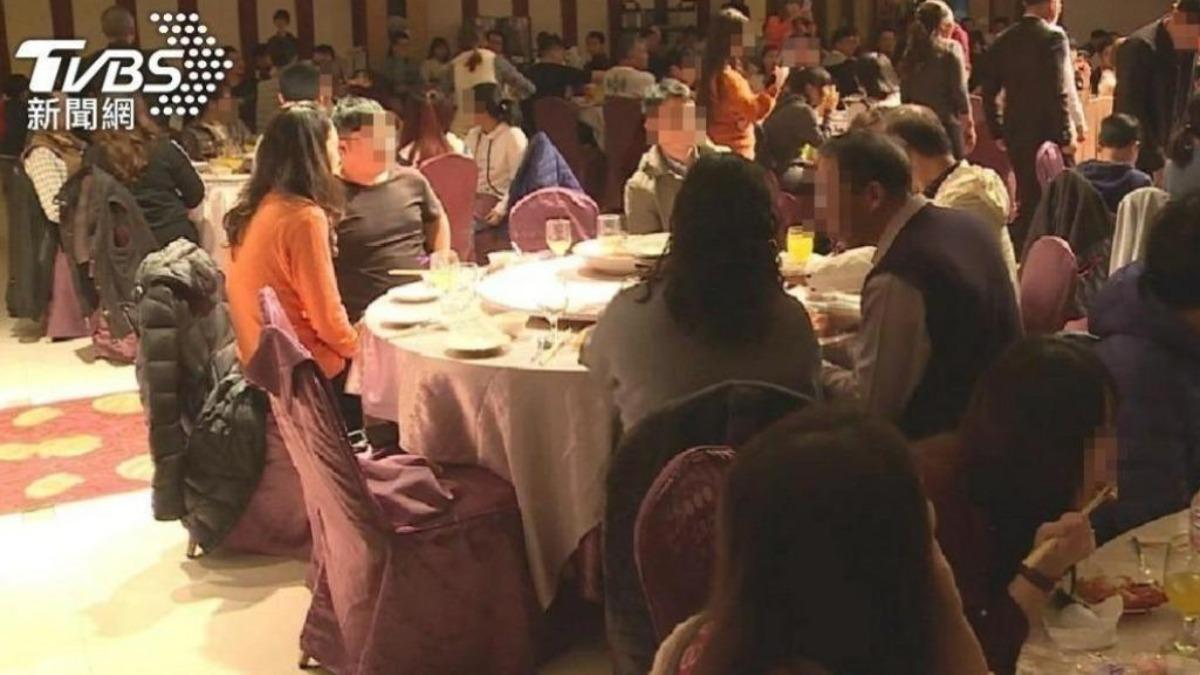 尾牙辦在星期六中午!他不爽「可以檢舉嗎」 網卻心動:我會去