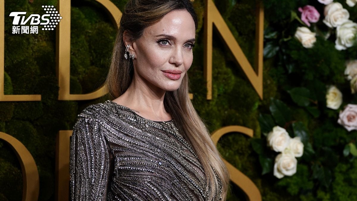 2025金球獎安潔莉娜裘莉(Angelina Jolie)。(圖/達志影像美聯社)