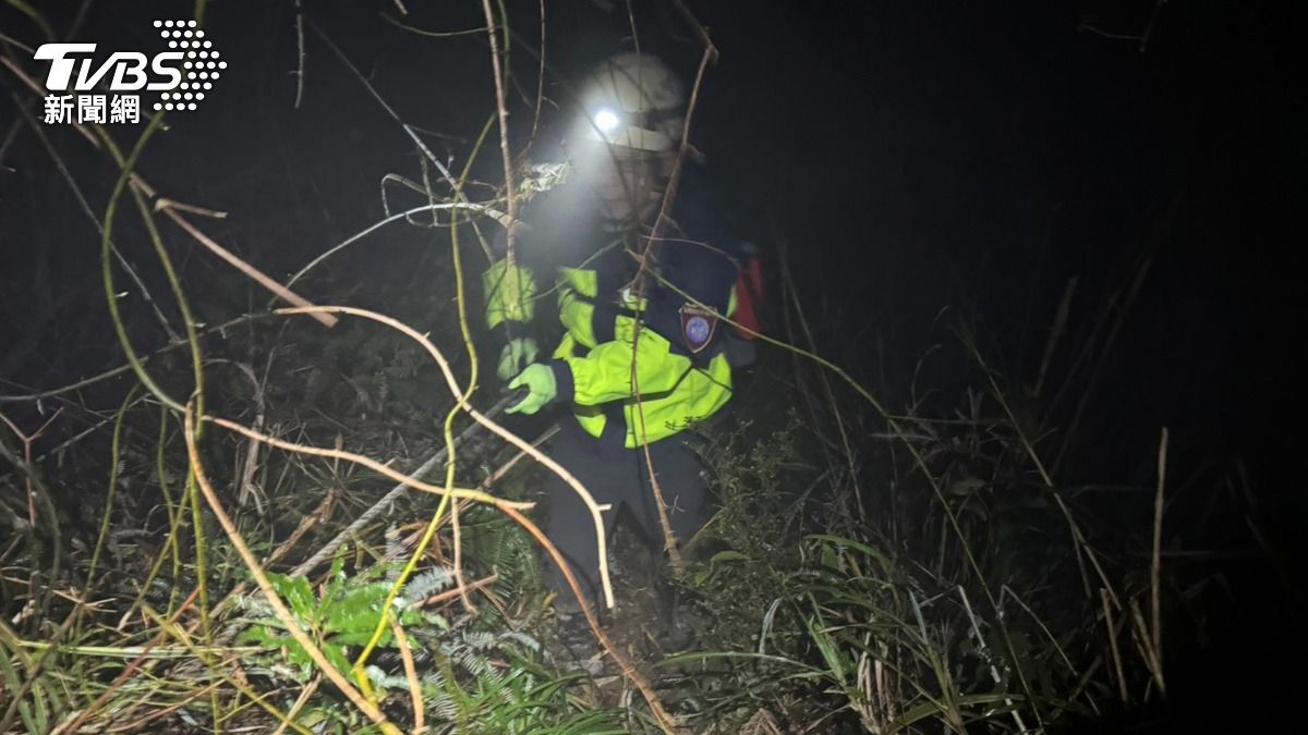 快訊/話說一半訊號沒了...新北父子烏來登山失聯一夜 警消搜救中