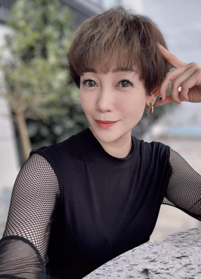 何慕詩離開演藝圈,赴澳洲考取碩士。(圖/翻攝自何慕詩臉書)