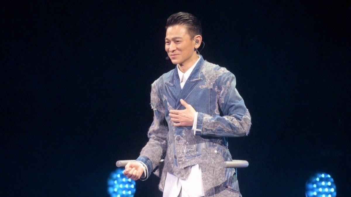 劉德華唱一半！驚喊「師父來了」竟是大咖歌王　最美港姐也現身