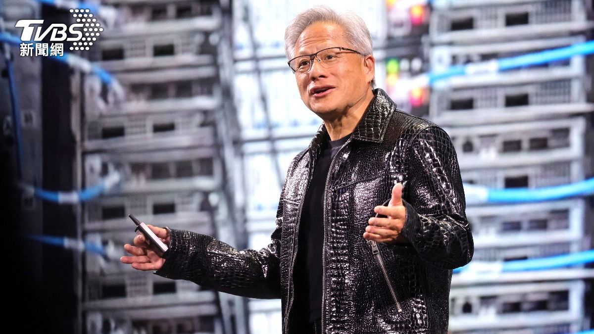 CES/黃仁勳新皮衣帥翻!開場問「喜歡我的夾克嗎」 網見真實價格全跪