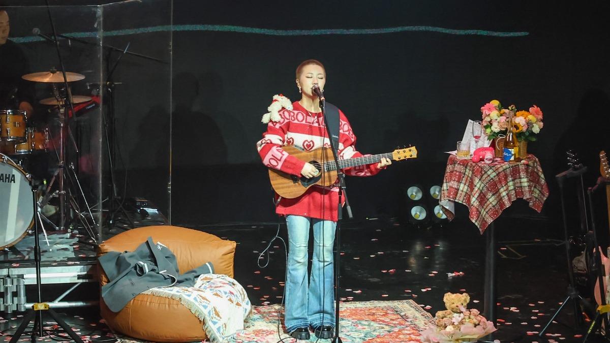 謝春花擅長民謠創作,歌曲累積收聽量破億,相當驚人。(圖/謝春花提供)