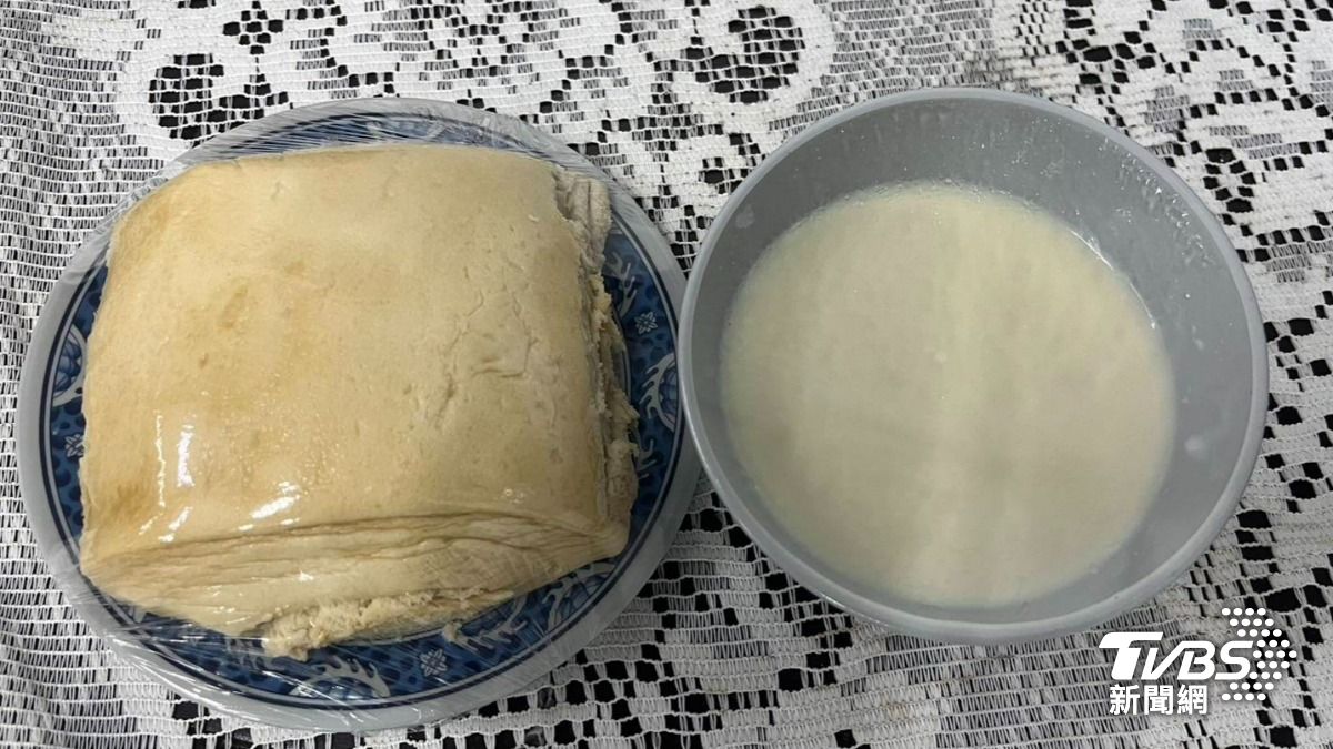早餐吃黑糖饅頭、配豆漿。(圖/TVBS)