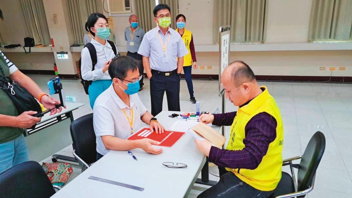 2023年底，復康聯盟推派4名不知情者，代表黨完成立委參選登記。（圖／蔡松益博士競選辦公室提供）