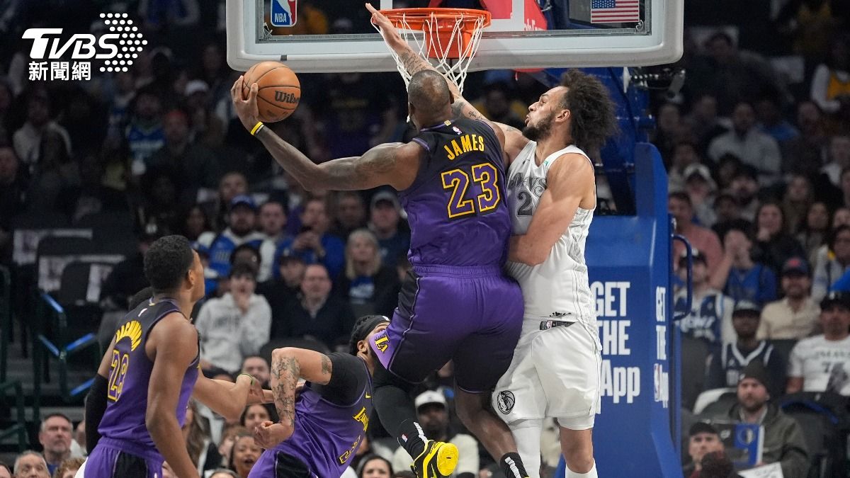 NBA/40歲還年輕! 詹皇「左手風車灌籃」震撼全場
