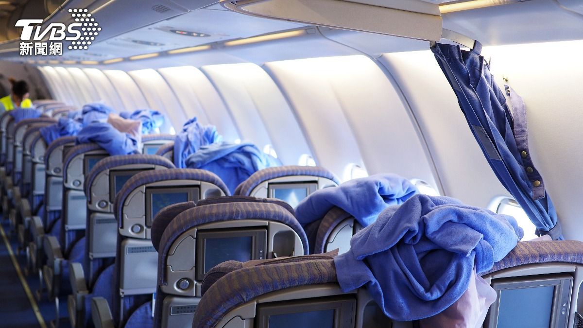 搭機千萬別穿短褲？資深空服員曝地雷：別摸馬桶、多喝水