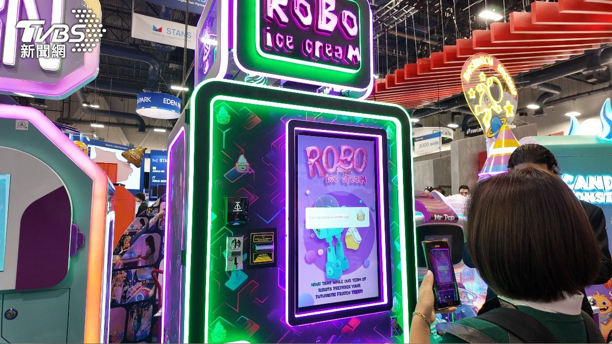 紐約廠商Sweet Robo推出的客製化冰淇淋販賣機。（圖／謝佩穎攝）