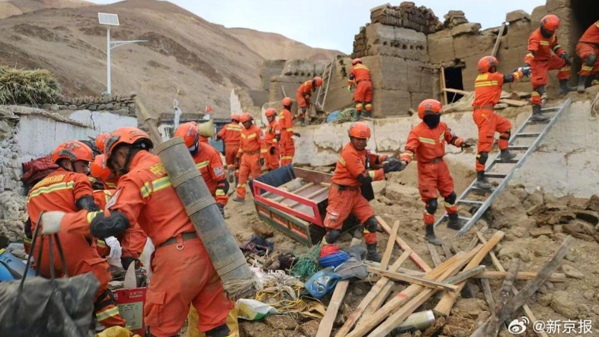 西藏6.8強震奪126命!災區夜探-18度急送禦寒物資 死傷嚴重原因曝光