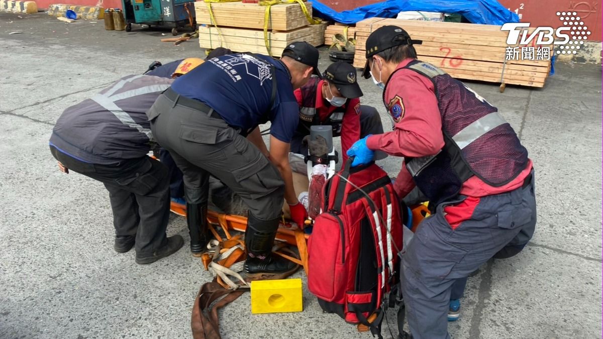 快訊/高雄港驚悚意外 木工男遭吊掛纜繩「重擊頭部」亡