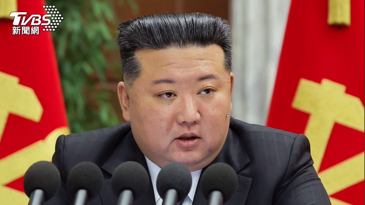 金正恩阻擋西方文化新招!禁北韓人吃熱狗、部隊鍋 離婚送勞改
