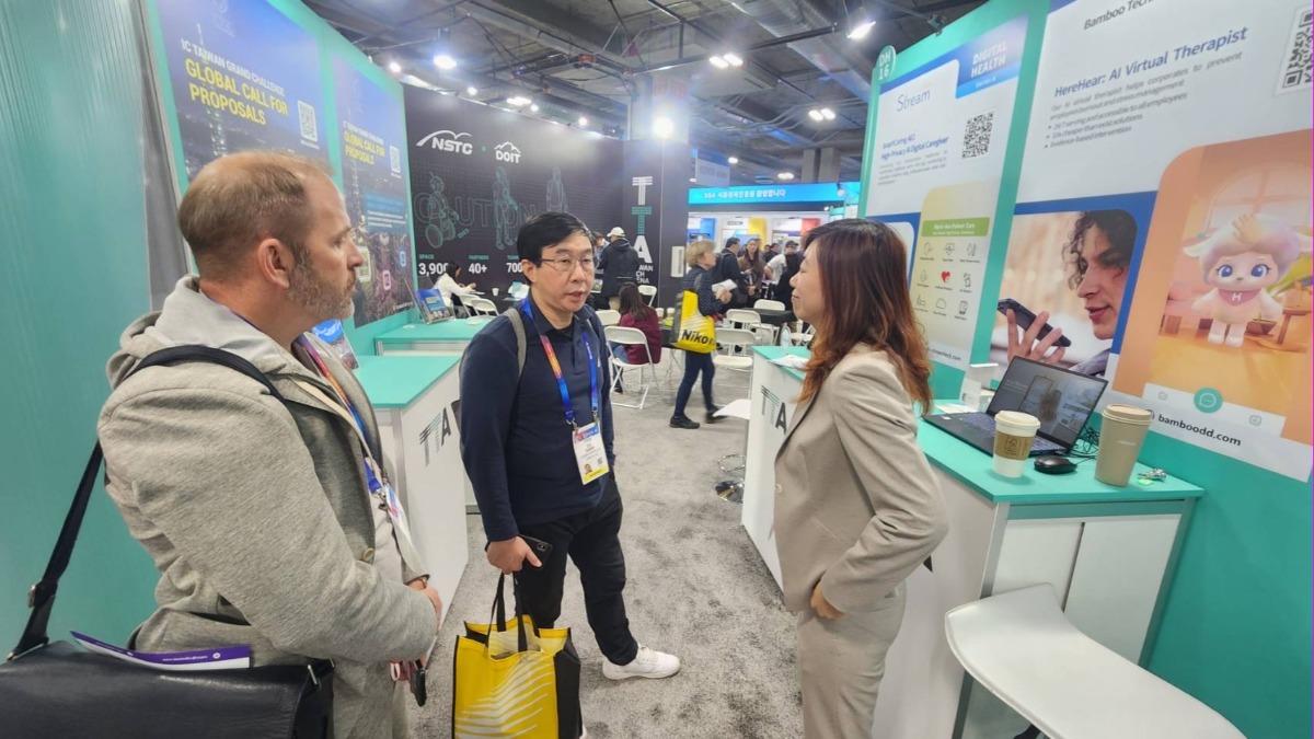 CES／不怕沒人分憂！「AI虛擬療癒師」APP分析情緒給回饋
