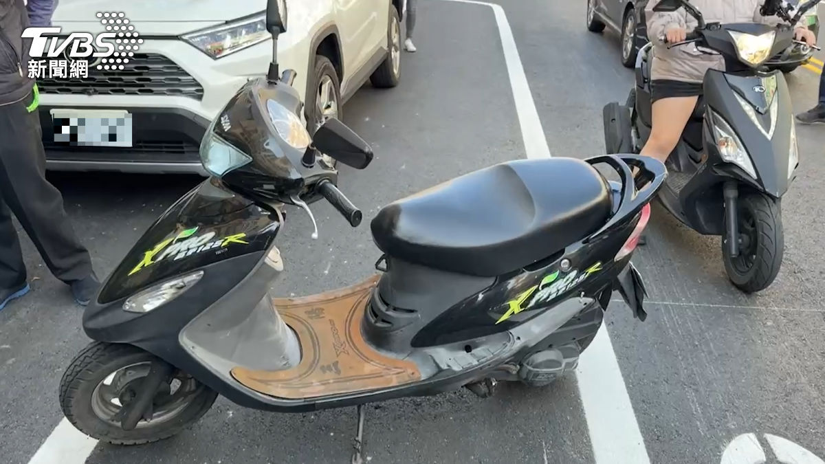 標線畫製機車格。(圖/TVBS)