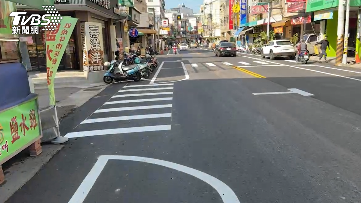 新標線施作引起民怨。(圖/TVBS)
