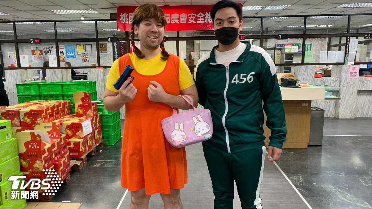「英熙娃娃」搶劫啦！桃園警防搶演練　大玩「魷魚遊戲」