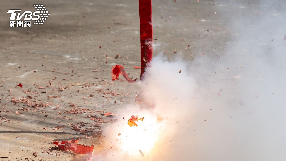 兒違法在家堆爆竹！父搬運不慎爆炸「當場亡」　家人求減刑下場曝