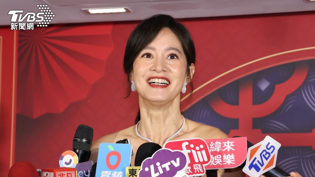 Janet住在當地,她表示丈夫和兒子平安無事。(圖/黃盈容攝)