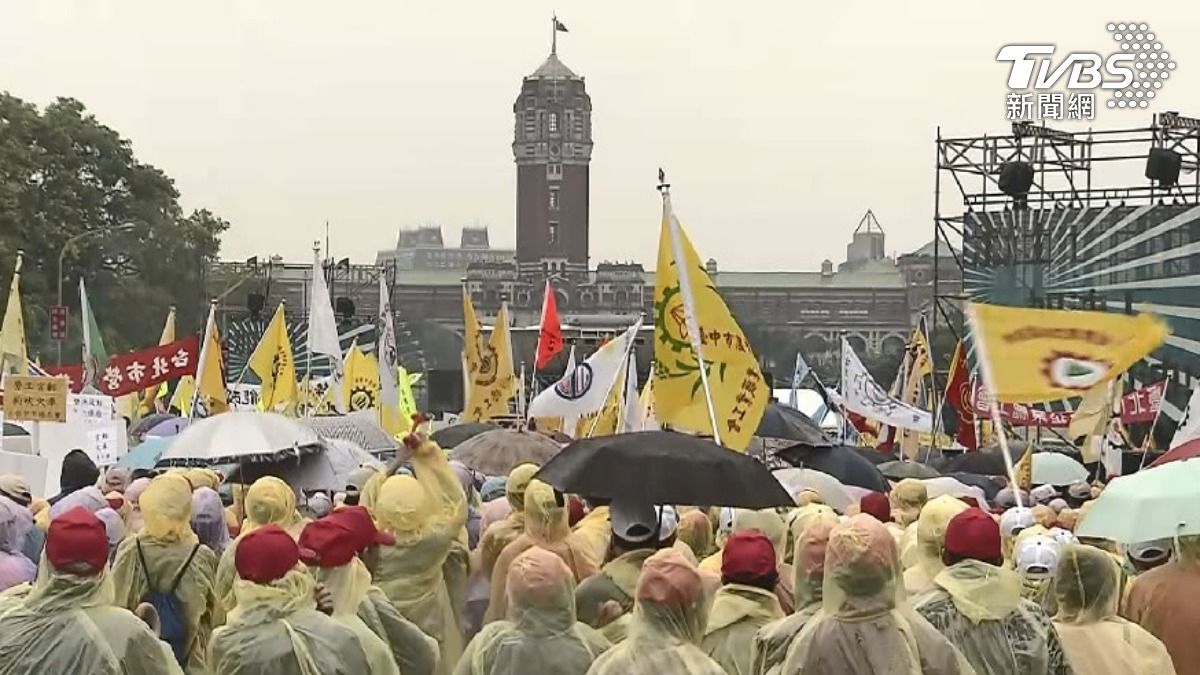 反年改表決大戰!網路投票「贊成比例驚人」 近5成怒表態