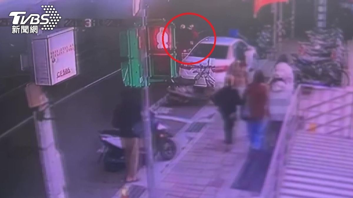 不滿丈夫外遇!悍妻持水果刀當街砍殺 他中兩刀送醫不提告
