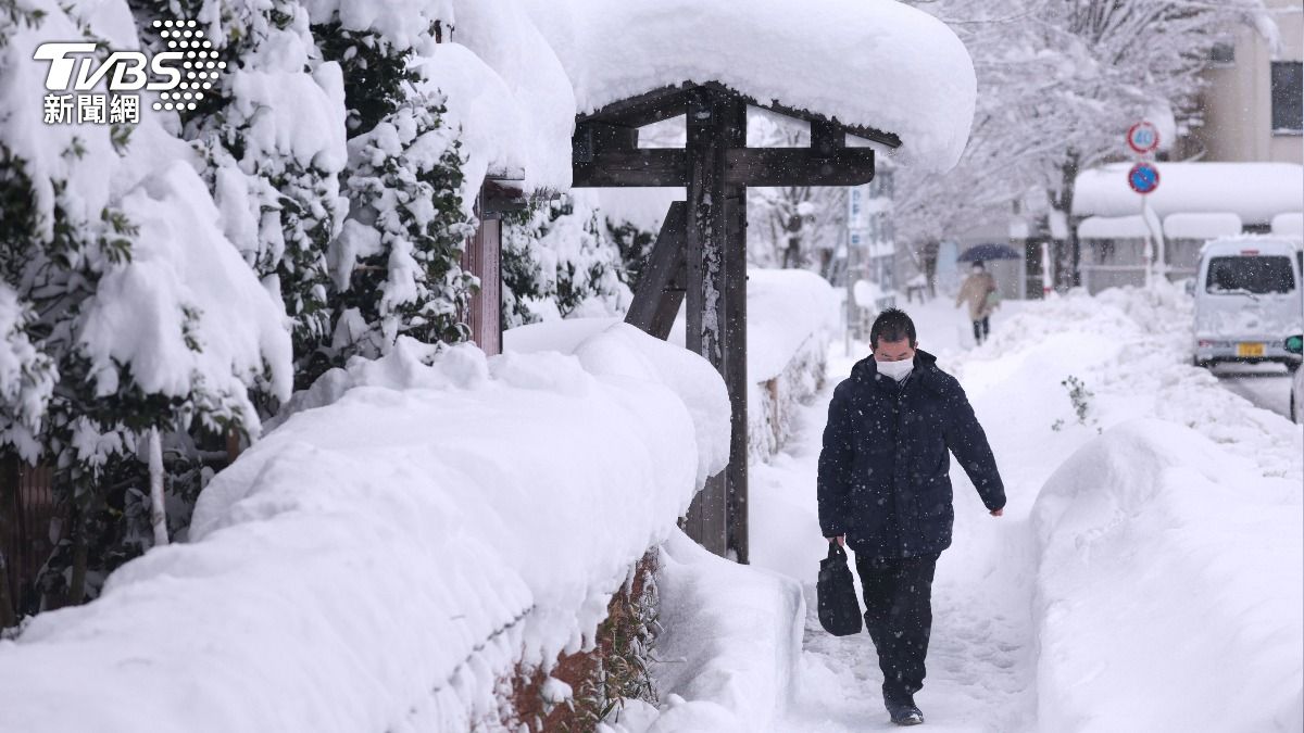 日本大範圍下大雪 「零下30度寒流」山形新幹線一度全線停駛