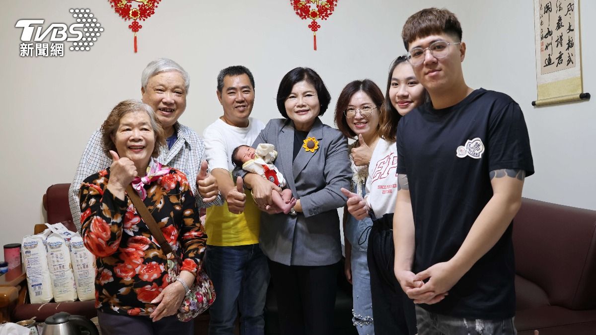 雲林縣長親自祝賀。(圖/TVBS)
