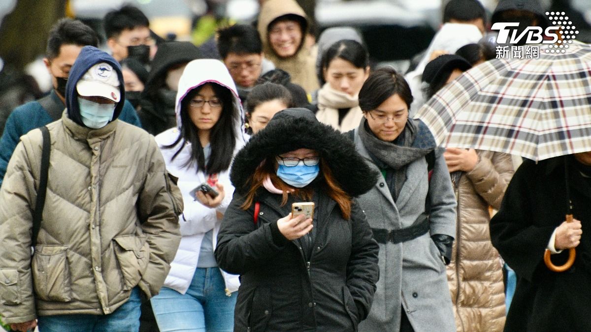 天氣／0度線逼近！冷氣團發威「6縣市」急凍10度↓　4地防大雨