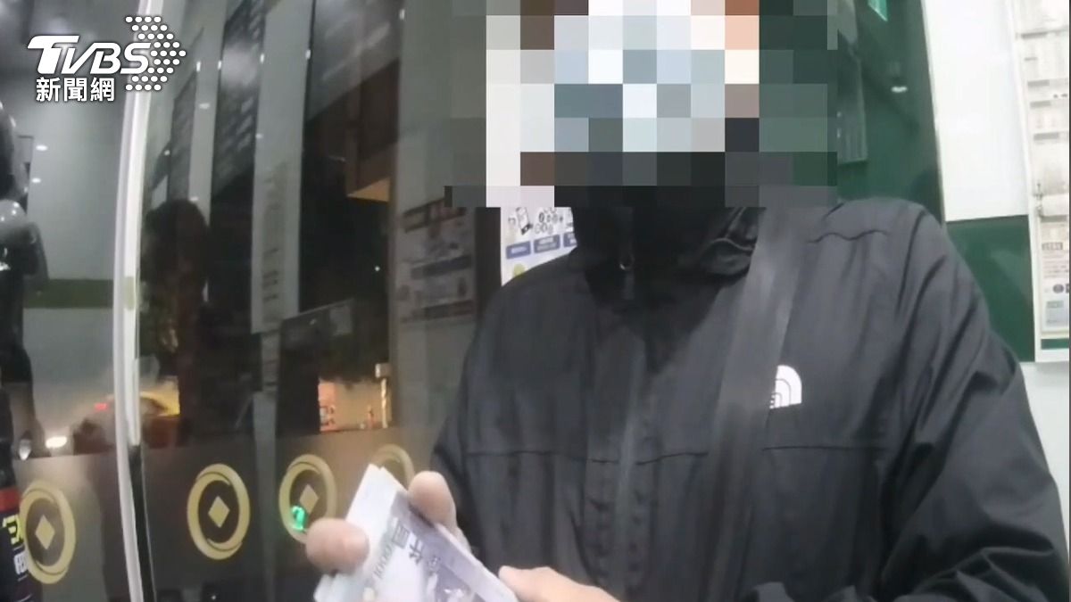半夜領10萬繳房租?車手被警逼問急辯「沒辦法解釋啦」
