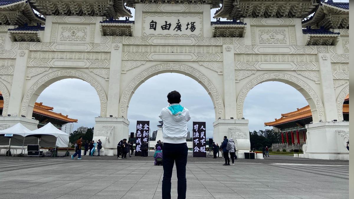 小草111釘孤枝 黃國昌喊不見不散:讓傲慢賴政府聽到人民怒吼
