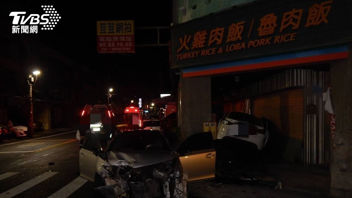 兩車共5人受傷。(圖/TVBS)