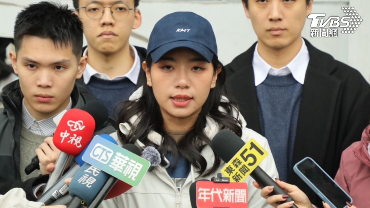 國民黨副秘書長江俊霆、發言人楊智妤、副發言人康晉瑜、鄧凱勛和凌濤都到場力挺。（圖／國民黨提供）