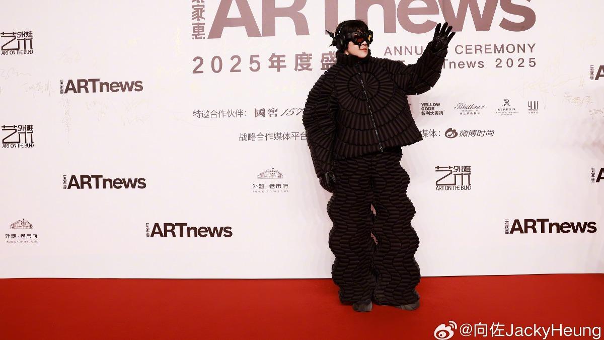 向佐新造型再掀議!陸網狂吐槽「好像1卡通怪物」:看了不舒服