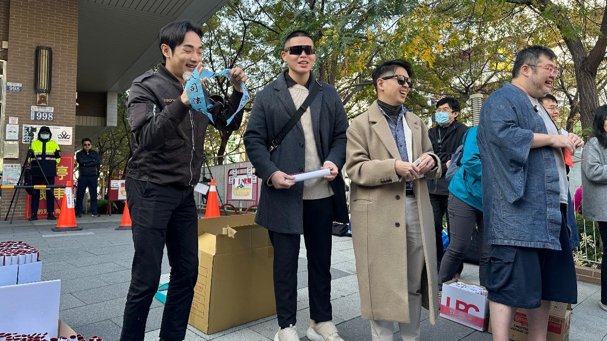 八炯、閩南狼、杜承哲醫師、四叉貓等網紅出席罷免活動。(圖/民眾提供)