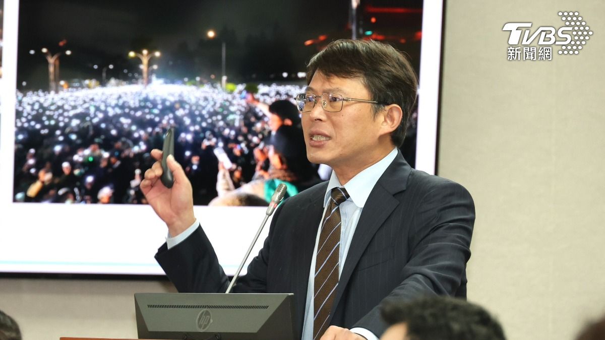邀小草釘孤枝妨害司法公正?黃國昌嗆「號召者就是我」:歡迎偵辦