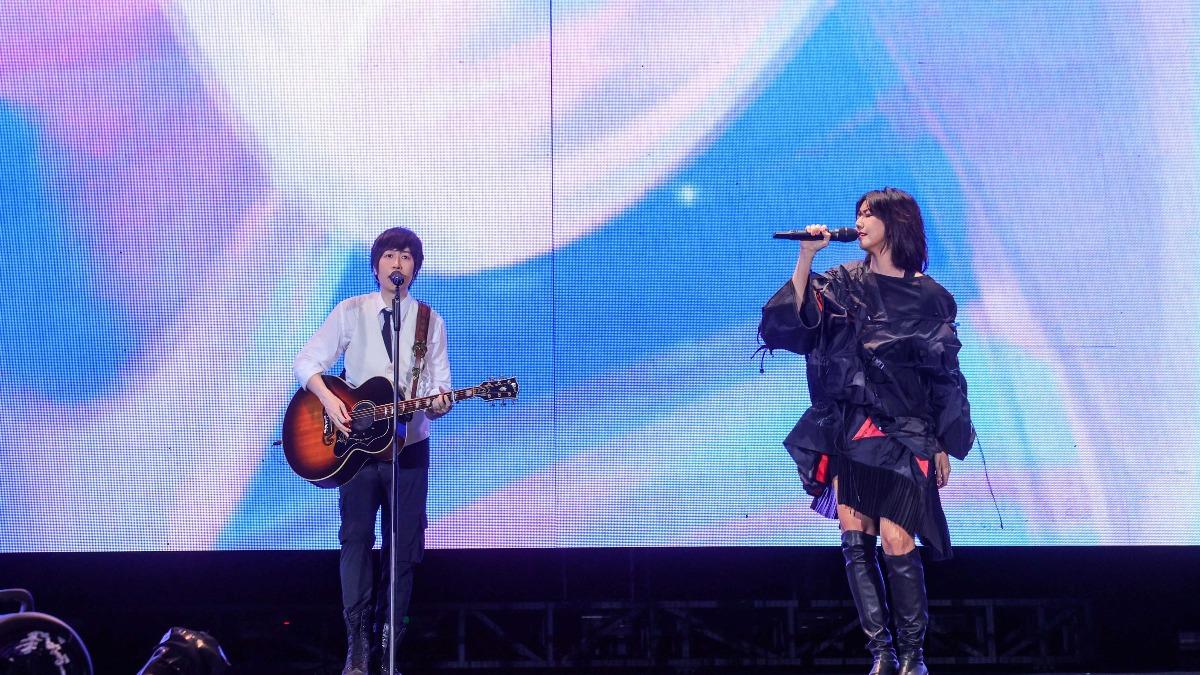 五月天跟孫燕姿合唱。(圖/相信音樂提供)