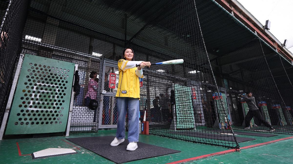 藍委張嘉郡提到,去年爭取4400萬元整修雲林斗六棒球場。(圖/洪孟楷辦公室提供)