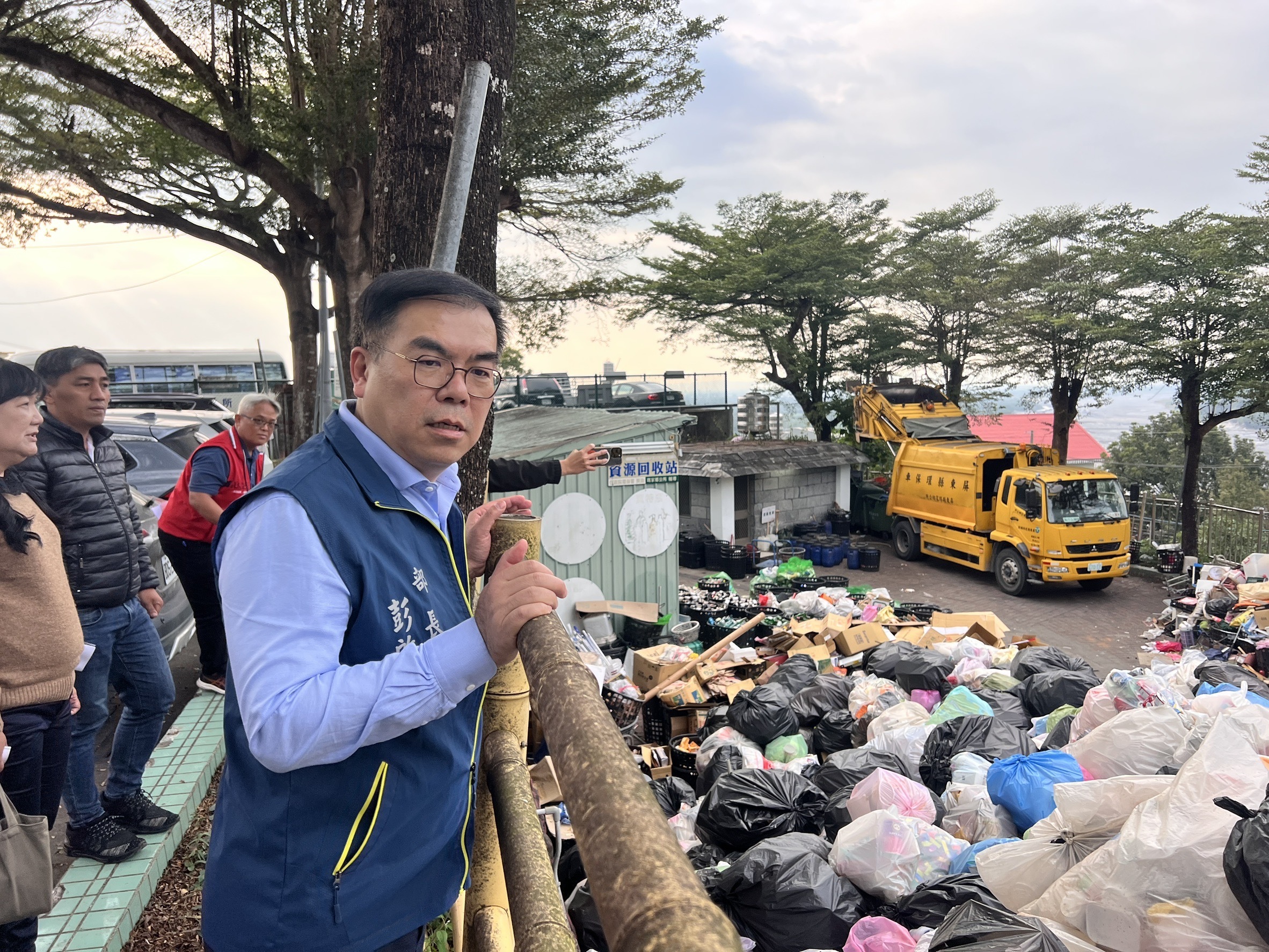 瑪家鄉資收處理量能不足堆小山　彭啓明視察允補助