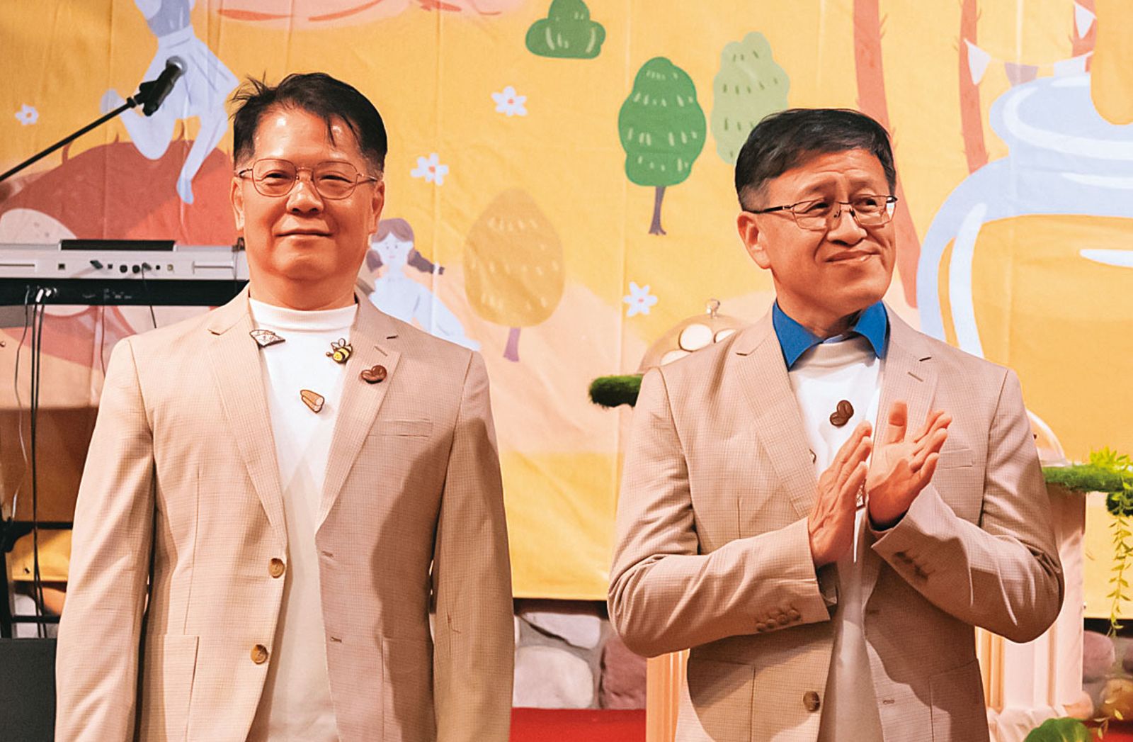 台北市士林區農會爆人頭會員爭議,遭人檢舉並提出假處分。圖左起為士林區農會總幹事曾崇華、理事長葉文忠。(圖/翻攝自士林區農會臉書)