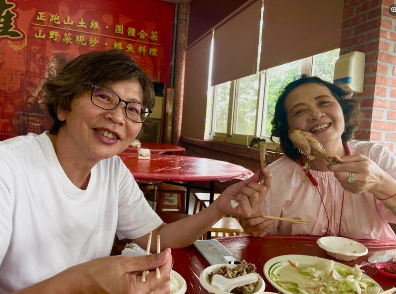 蔡壁如、朱蕙蓉鬧翻,閨密情撕破臉。(圖/翻攝自朱蕙蓉臉書)