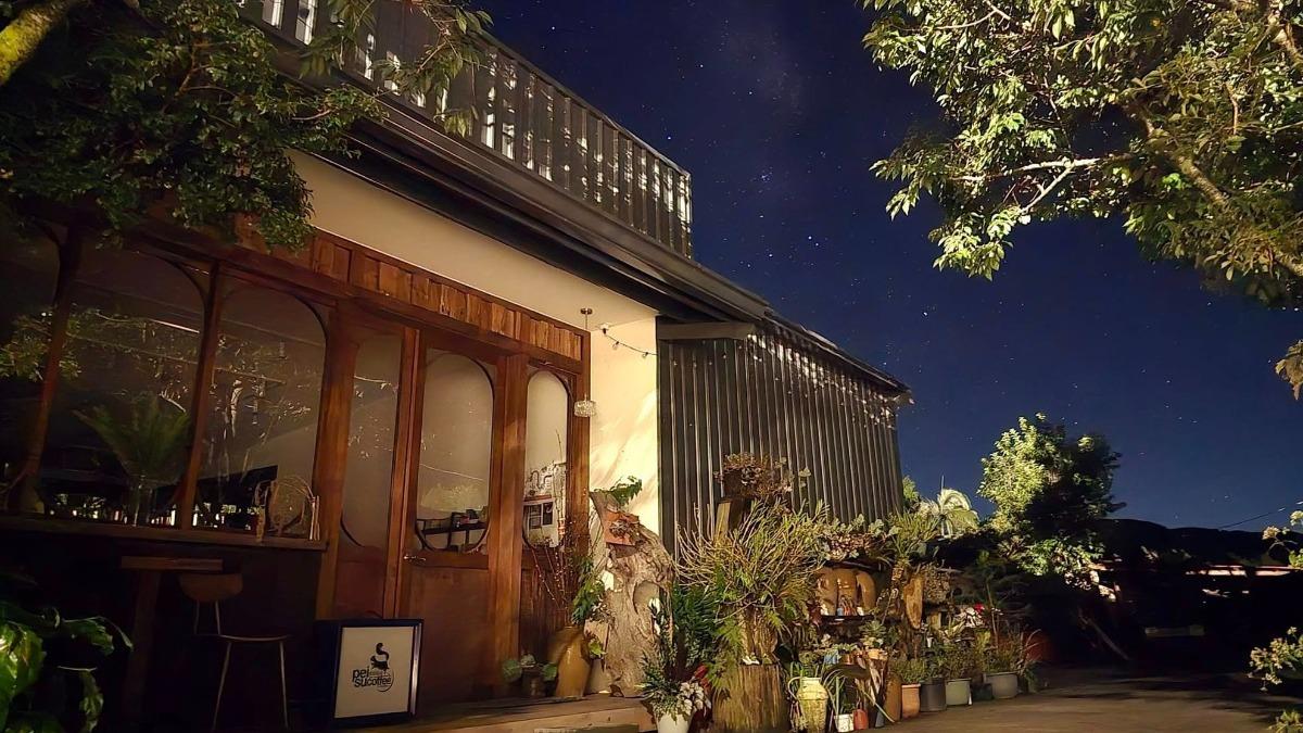 「飛鼠咖啡Peisu coffee 」可以在這裡欣賞到美麗的山景。(圖/翻攝飛鼠咖啡Peisu coffee臉書粉專)