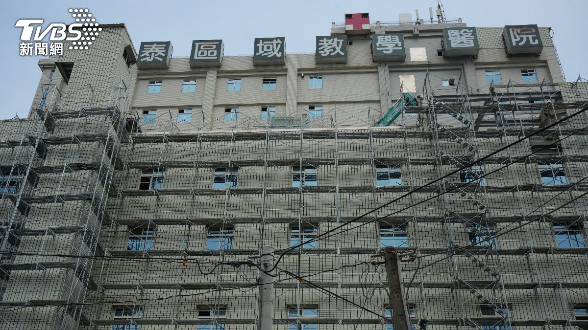 安泰醫院去年大火釀災，暴露違建問題。（圖／中央社）