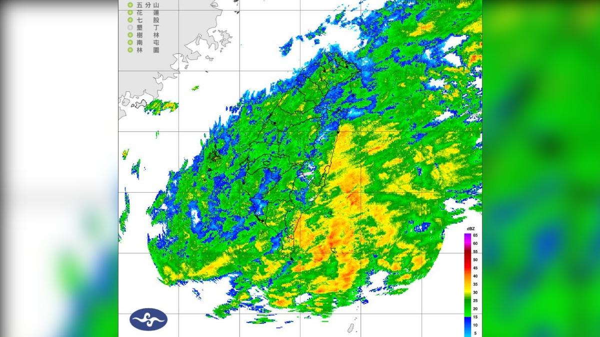 天氣/回波「籠罩台灣」!北到南全轉雨 鄭明典示警:冷空氣還在後方