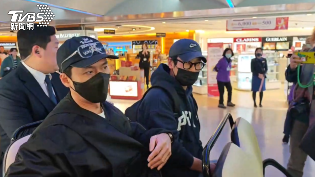 快訊／睽違5年！男神玄彬來了　「一身黑帥氣現身」親切向鏡頭揮手