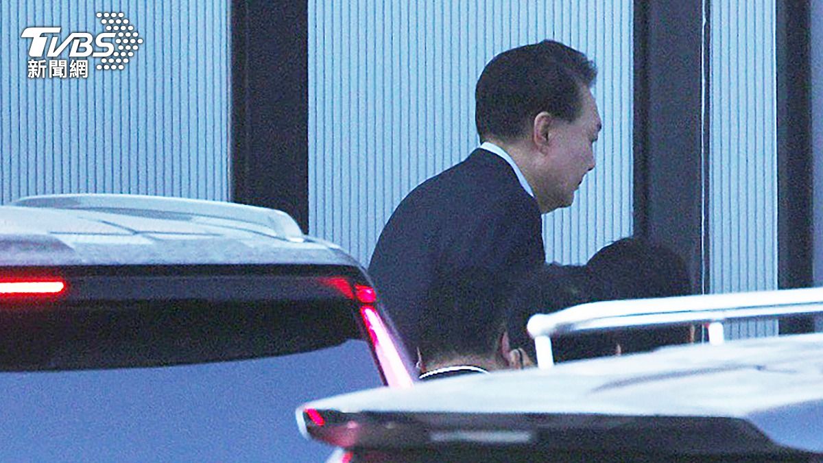 韓國現任總統首例!尹錫悅遭逮捕 「最新憔悴畫面」首曝光