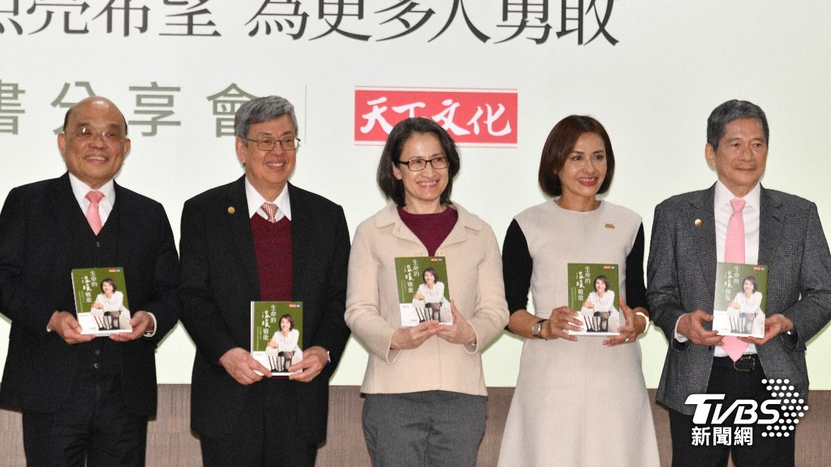 邱議瑩新書發表會邀請(左起)蘇貞昌、陳建仁、蕭美琴與李永得出席。(圖/胡瑞麒攝)