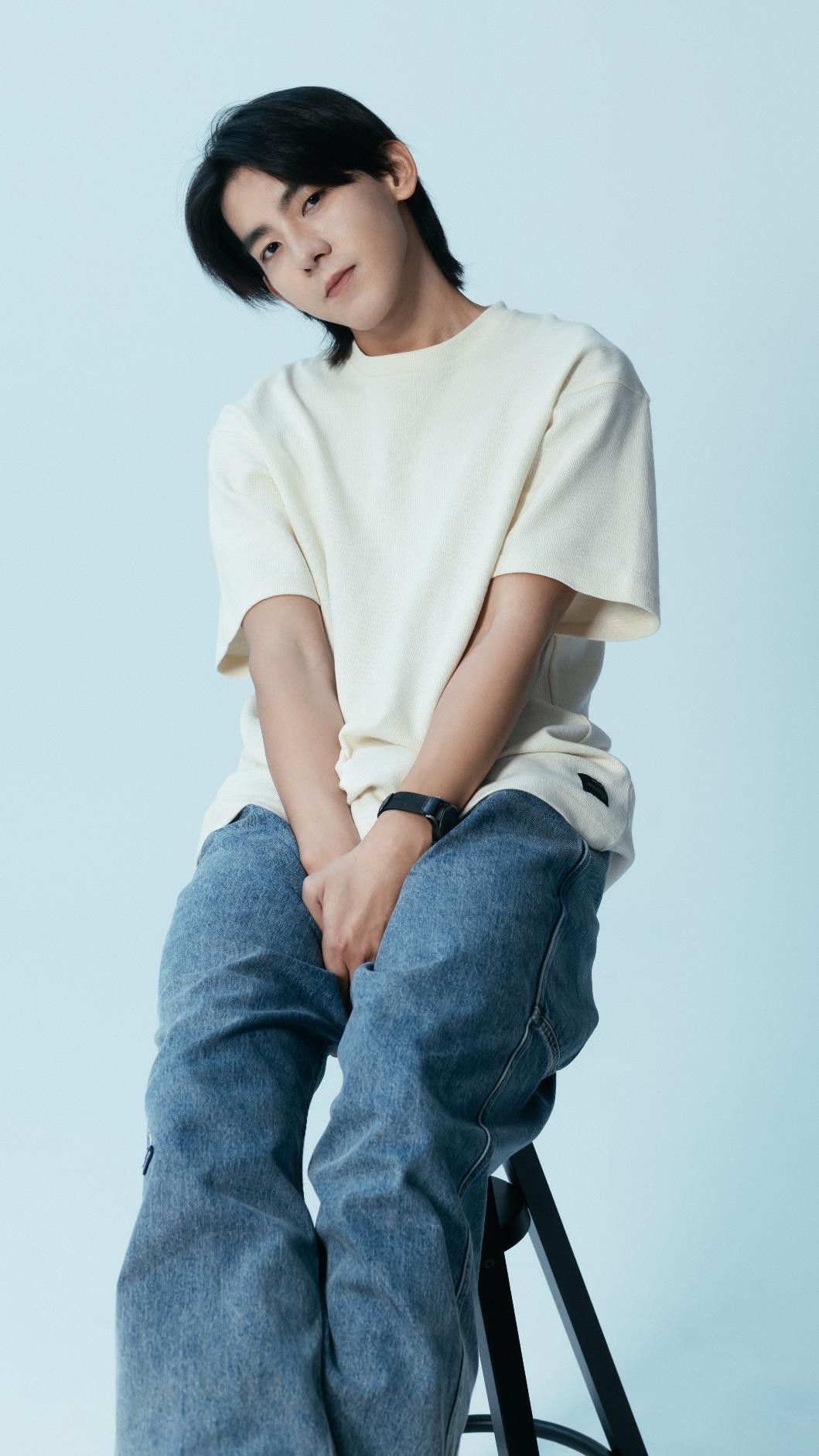 曾向鎮主演BL劇爆紅。(圖/《我們的。演藝工作室》提供)