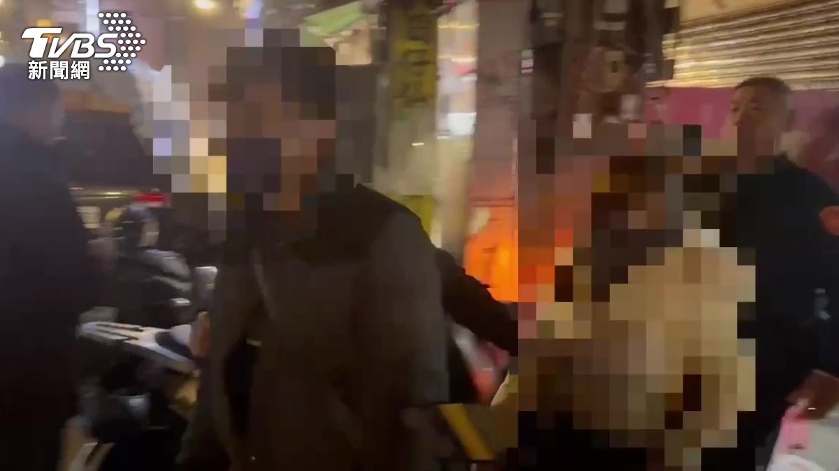 萬華外籍私娼太囂張!路邊公然拉客 7男爽到一半遭警攻堅逮人