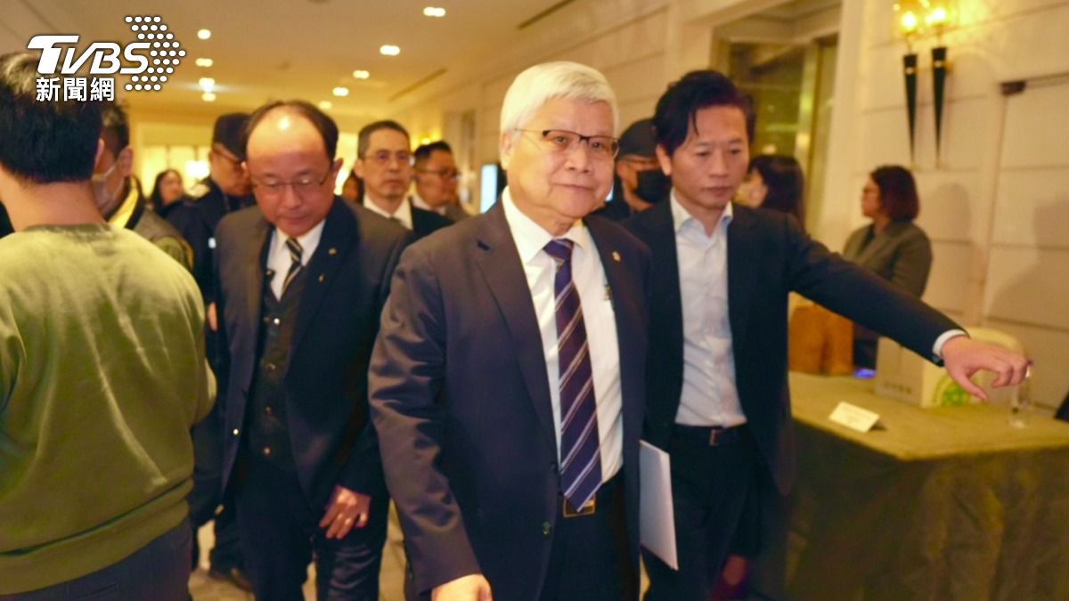 台積電法說/CoWoS被砍單放慢擴產?魏哲家笑回:這是謠言