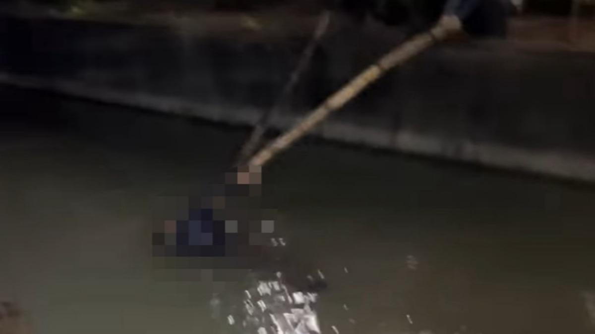 高雄阿伯酒駕茫摔排水溝險溺死　眾人「長竹竿夾身」搶命
